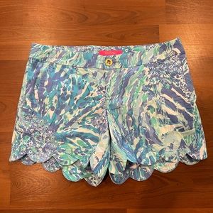 Lilly Pulitzer Buttercup Stretch Short Blue Haven Hey Hey Soleil  size 2